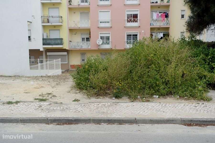 Terreno Urbano; Quinta do Conde - Grande imagem: 2/3