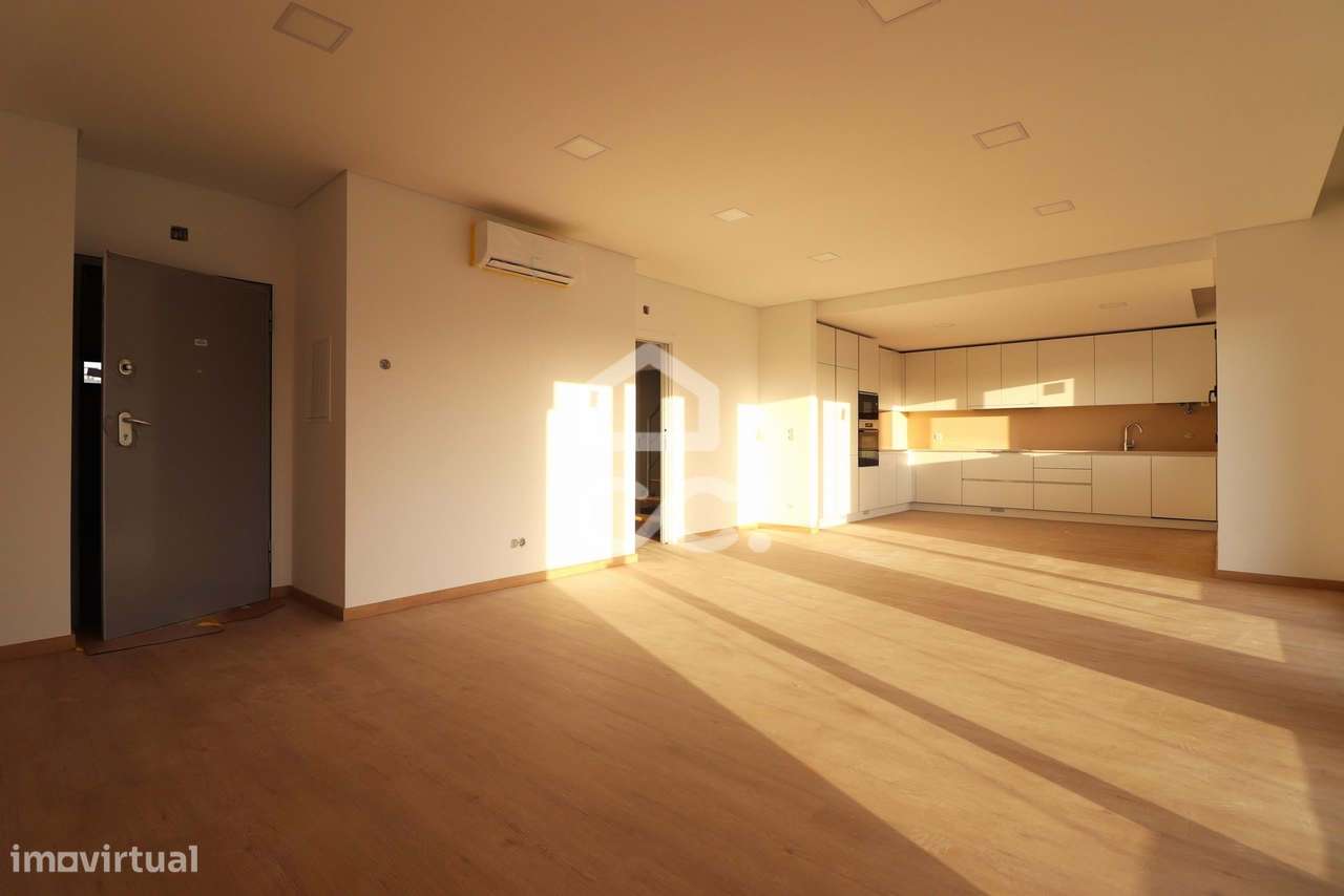 T3 novo com Churrasqueira, garagem fechada e 1 lugares de estacionamen - Grande imagem: 3/9