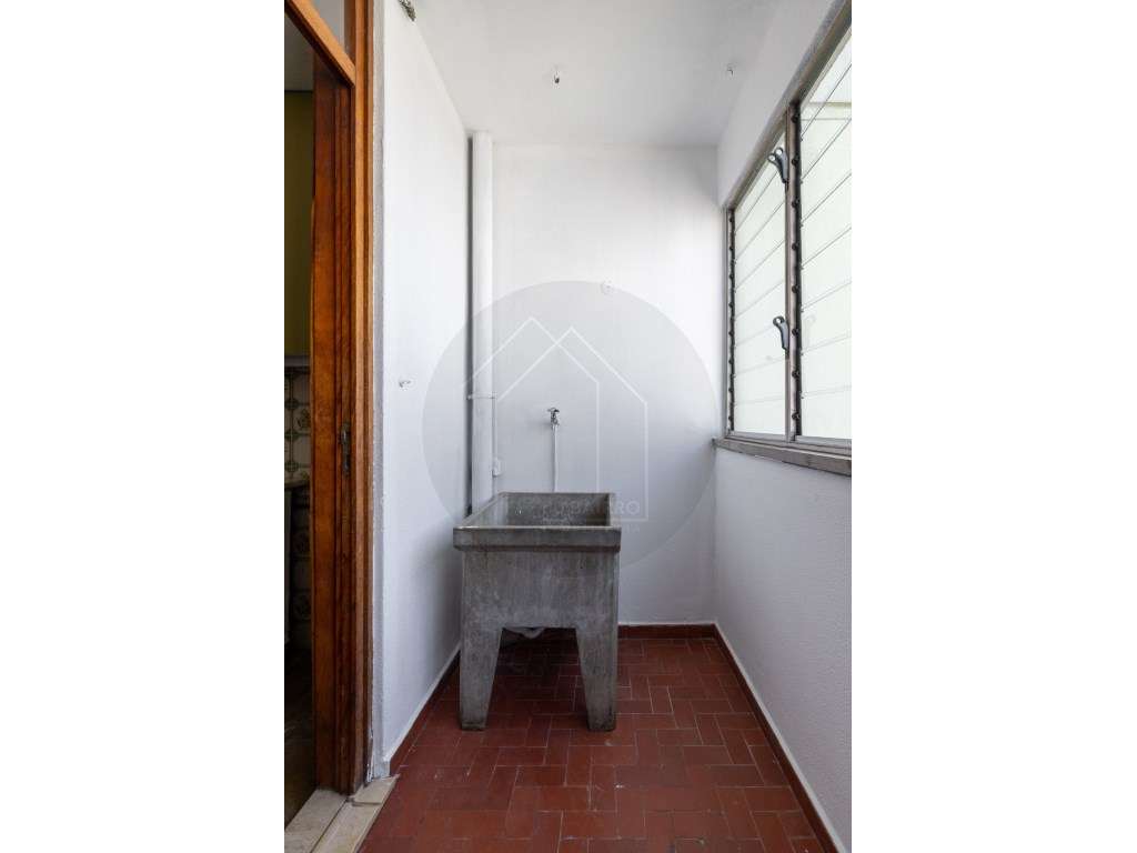 Apartamento T3 Vistas desafogadas em Ramalde, Porto-7