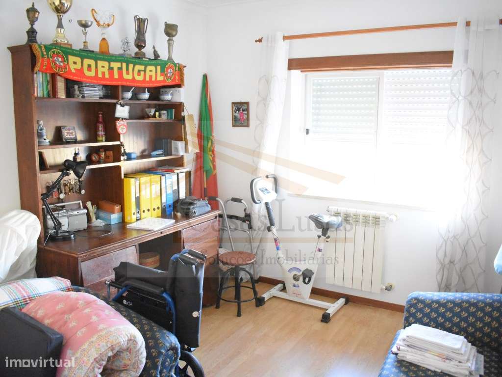 Apartamento T3 no Centro do Cadaval-12