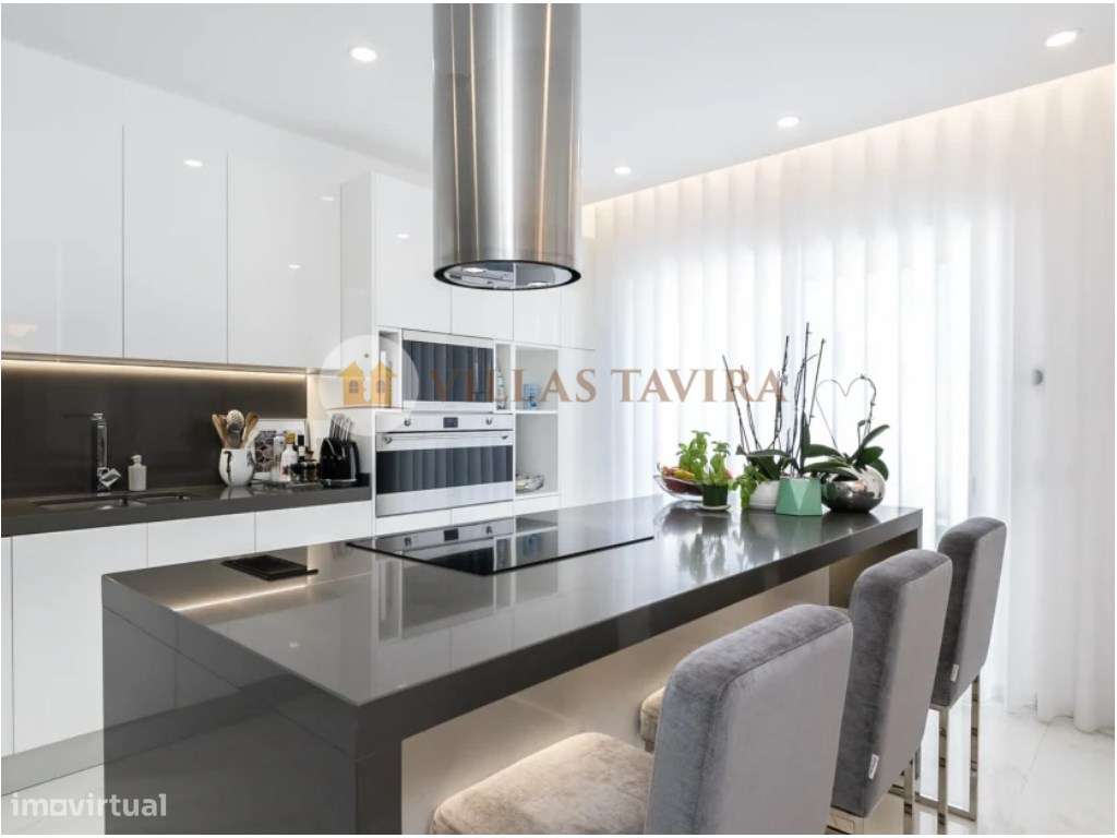 Moradia T3 de Luxo com Piscina, Vista Mar e Acabamentos Premium-16