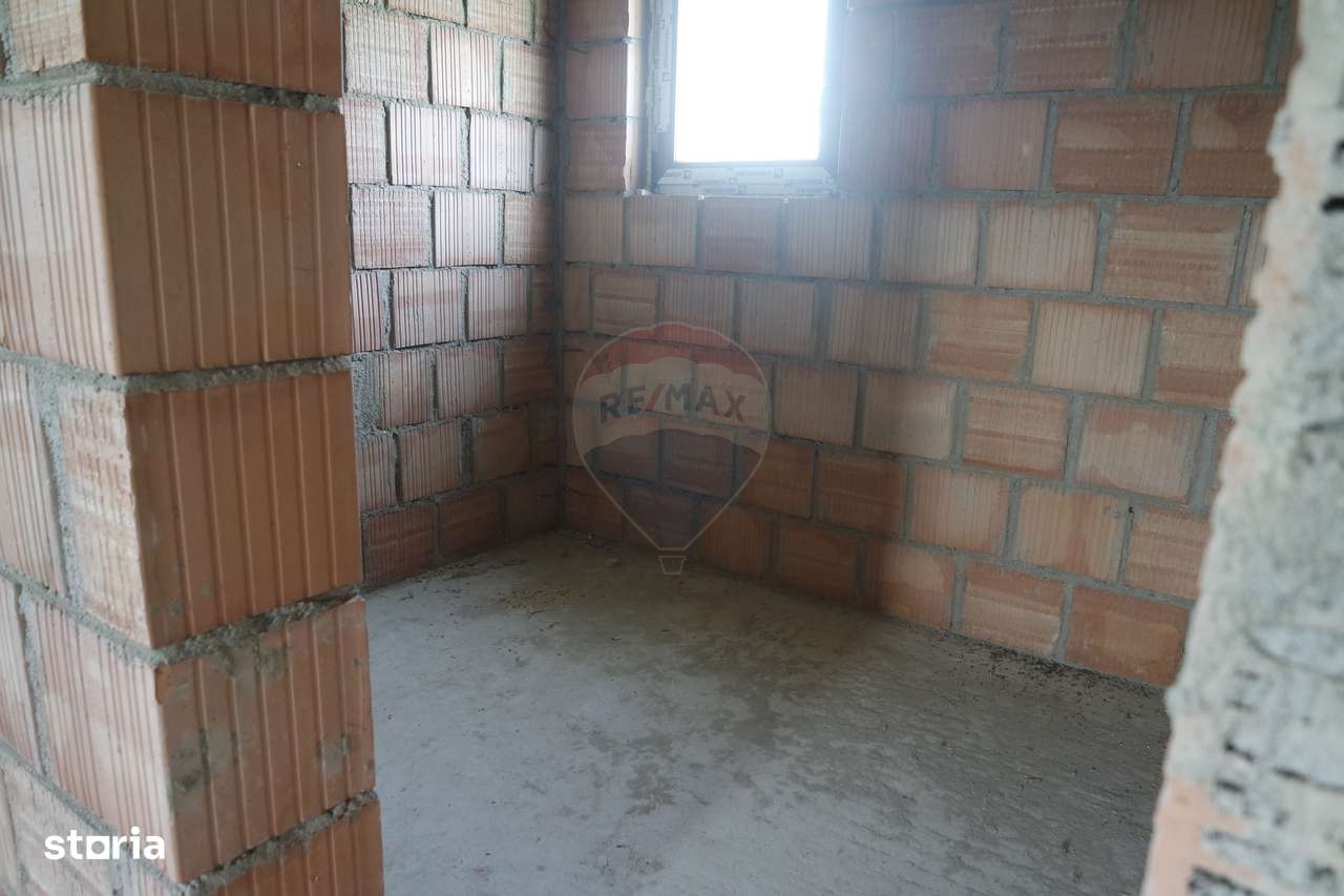 Casă de vânzare la rosu în Tăuții Măgherăuș-8