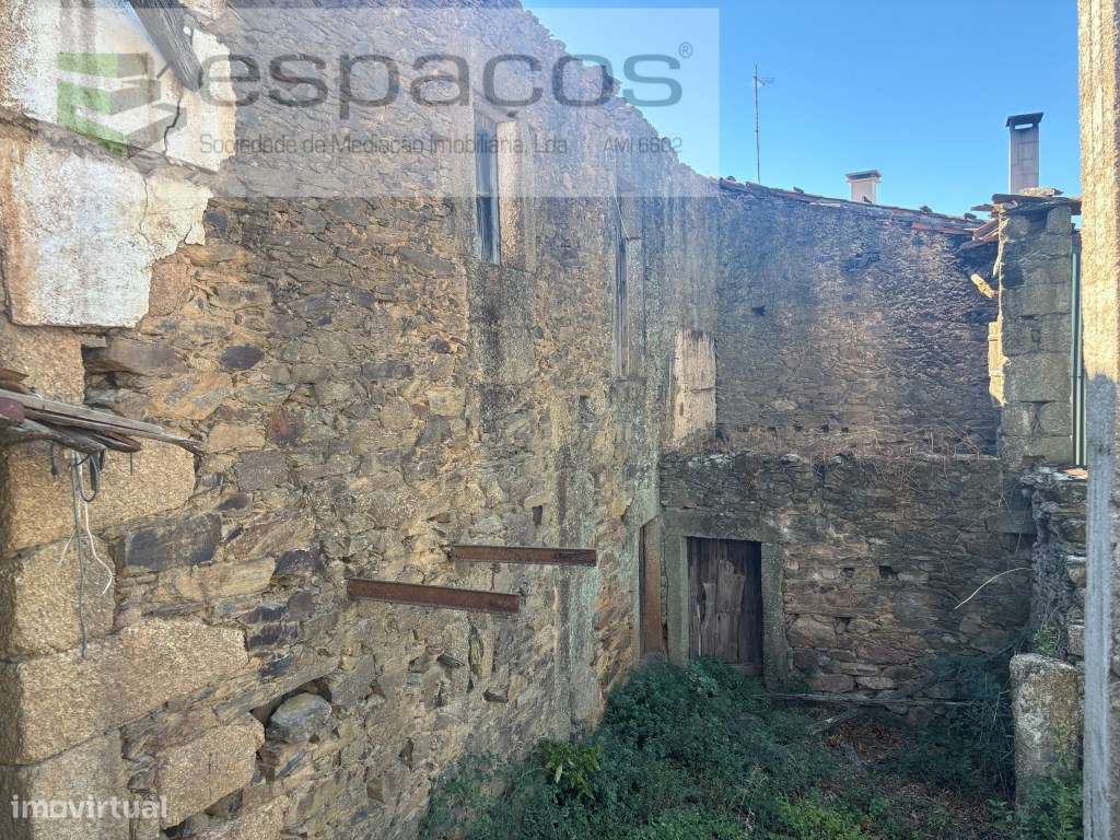 Moradia com terreno-18