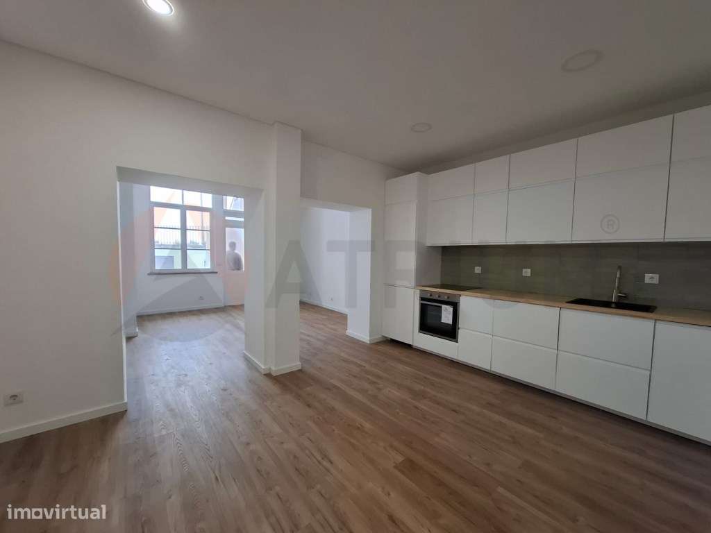 Apresento-lhe este magnífico apartamento, localizado no coração de ...-1