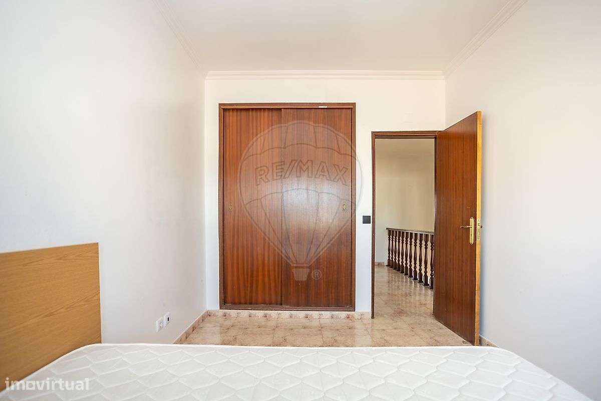 Moradia T3 com Quintal, Escritório e Churrasqueira – Quinta do Conde-30