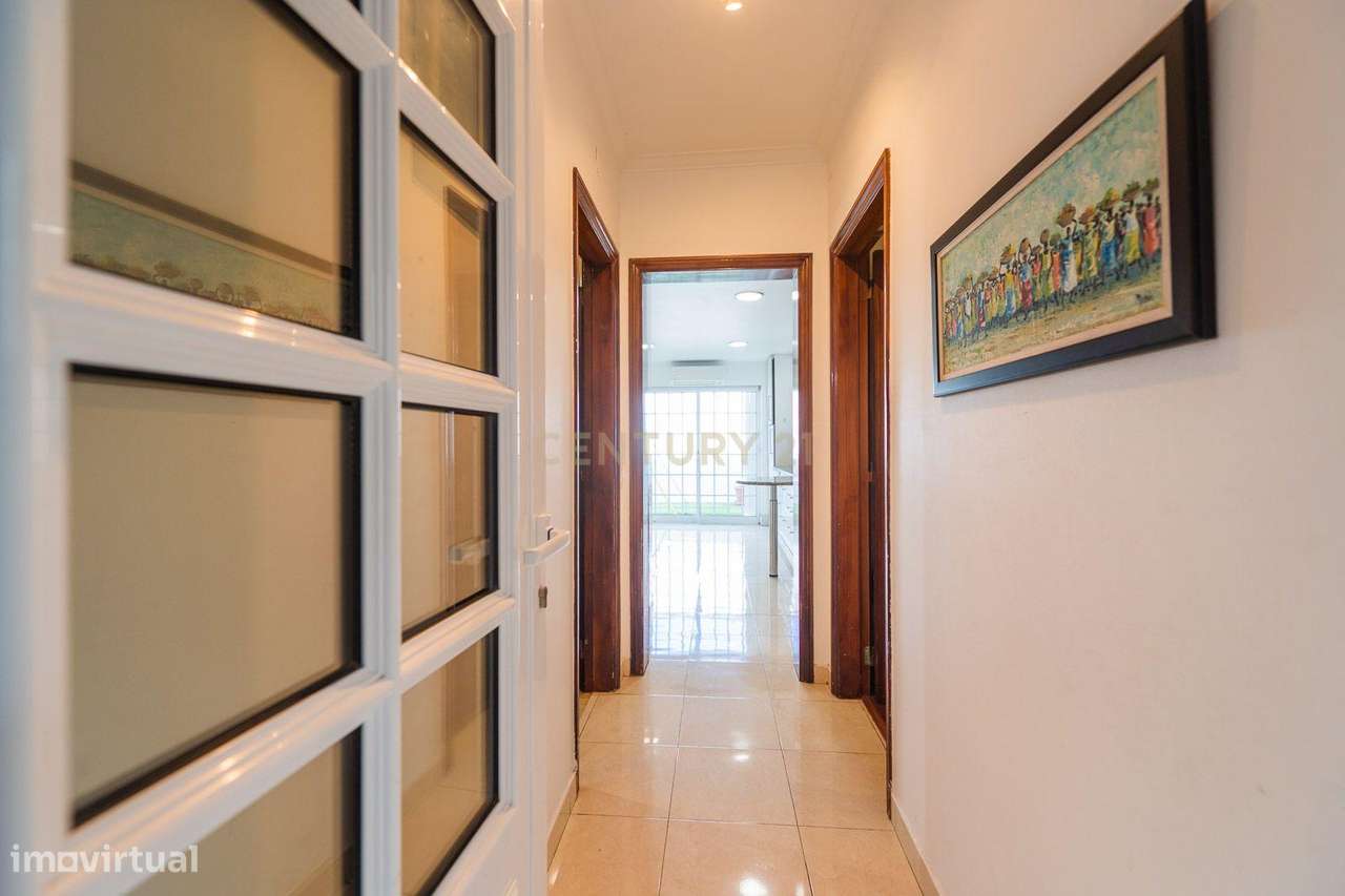 Moradia T4 com piscina-26