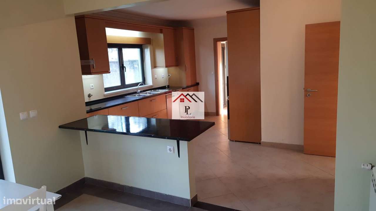 Moradia  T4 isolada inserida num lote de 700m2 em Penela  (V907MS)-5