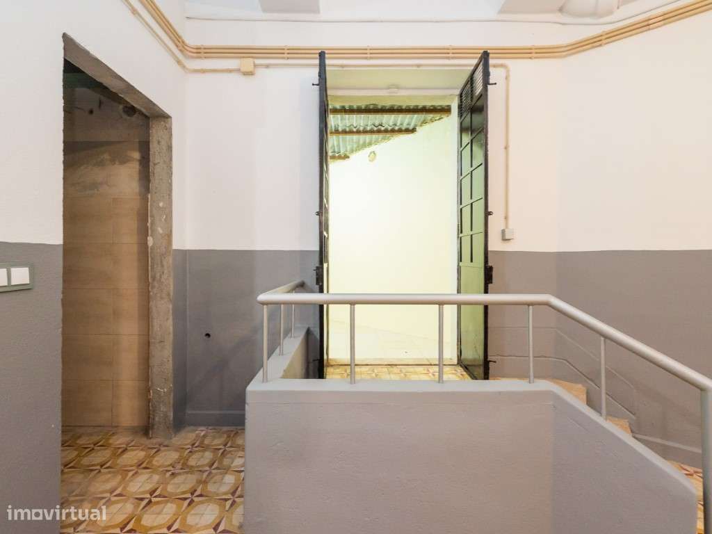 Loja para Investimento ou Comércio - Falagueira, Amadora-31