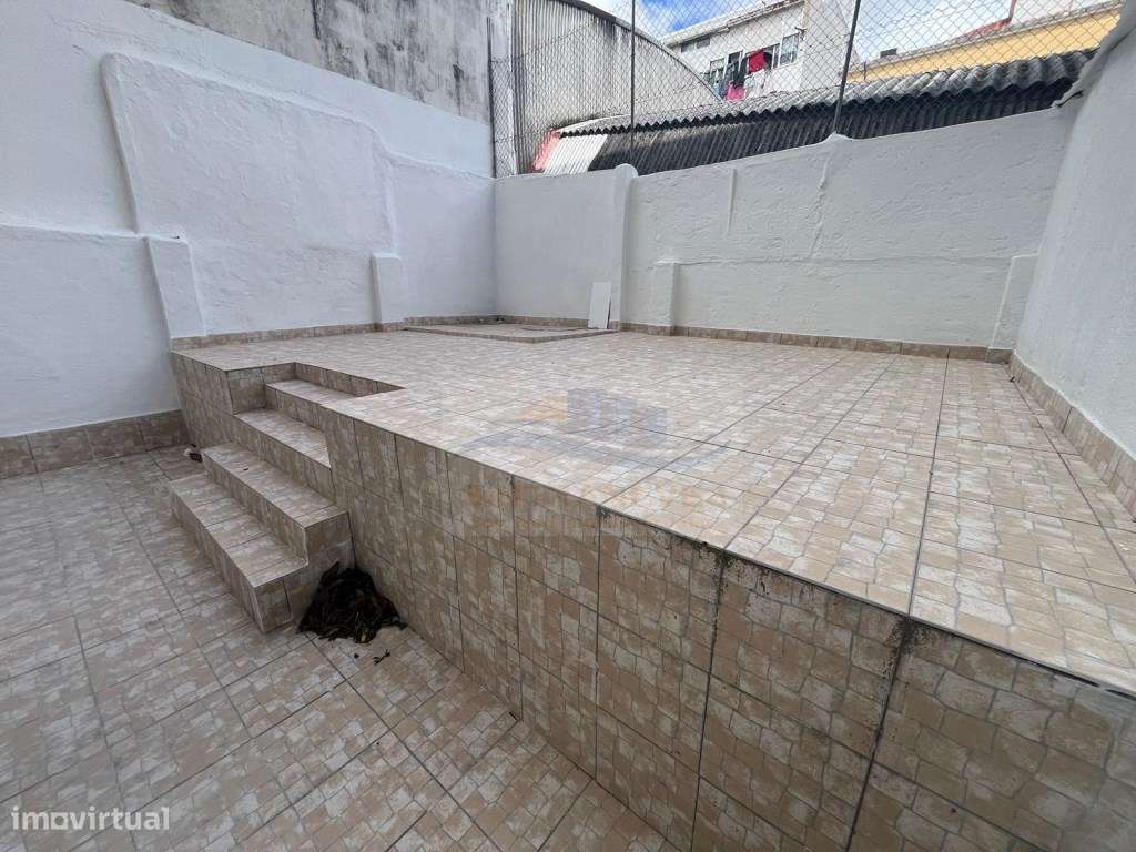 Apartamento Cave T2 Localizacao Privilegiada Ao Pe Da Igreja Tot