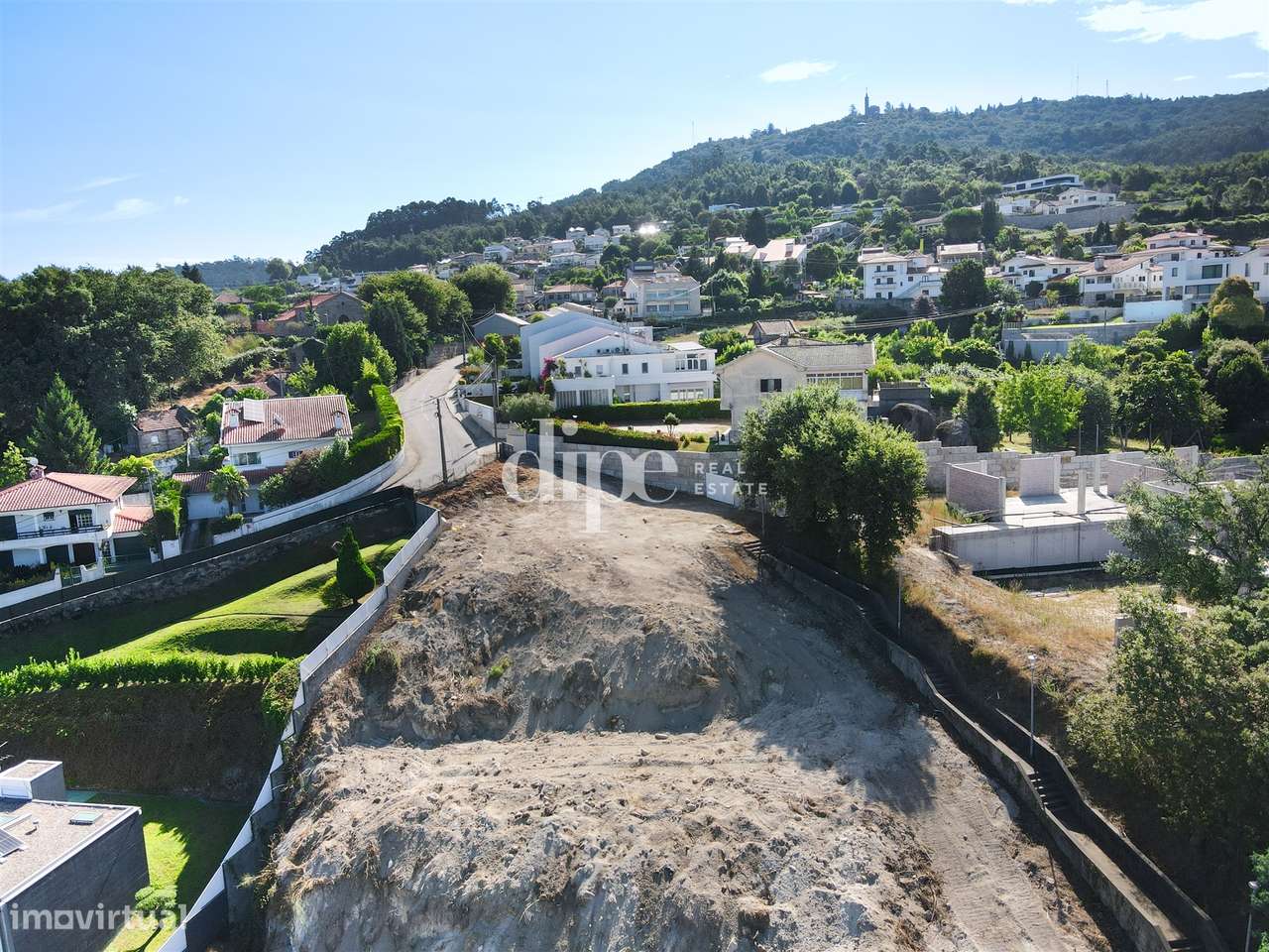 Lote de terreno a 650 metros da Avenida D. João IV, com vistas desafog - Grande imagem: 4/9