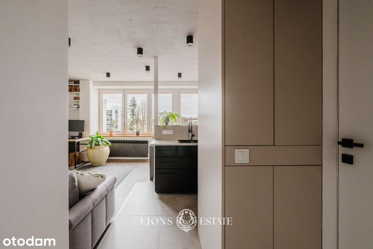 Ściana okien, zieleń i cisza|35m² na Mokotowskiej-1