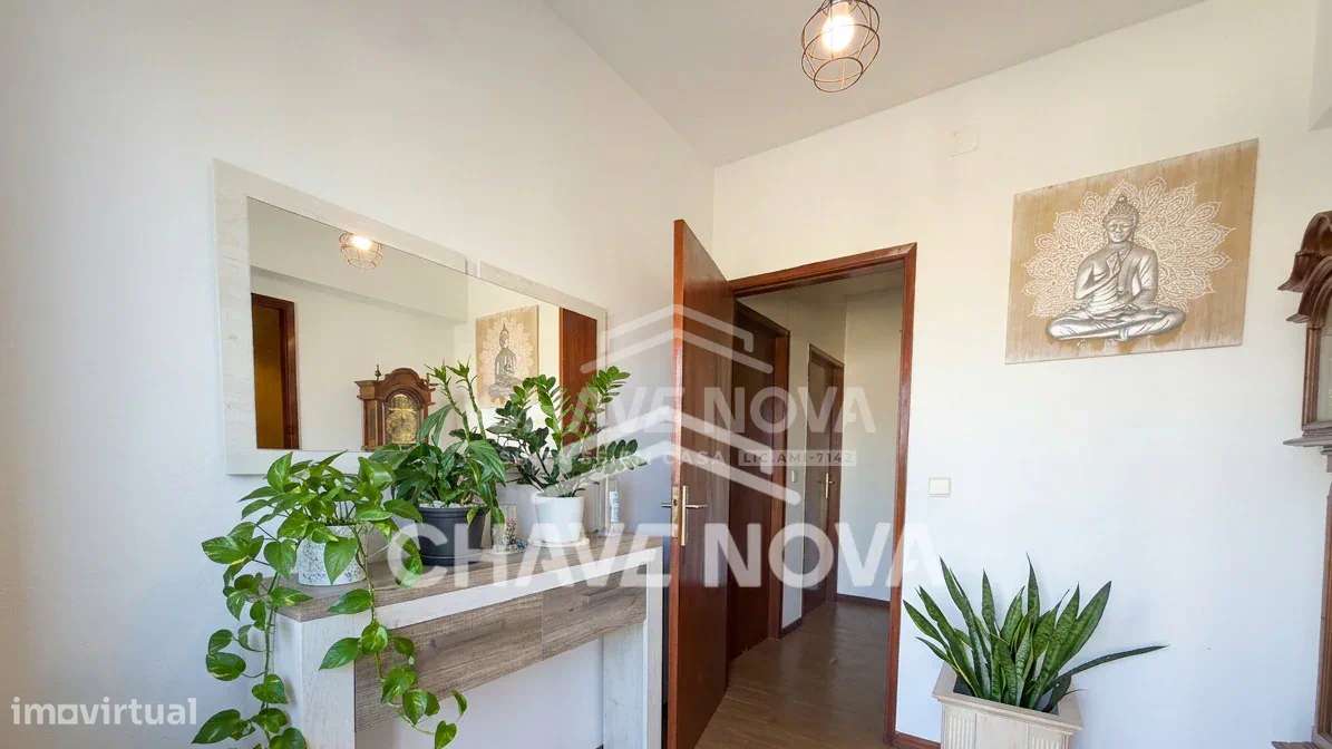 Andar Moradia V2+1 c/ Garagem em Canidelo-3