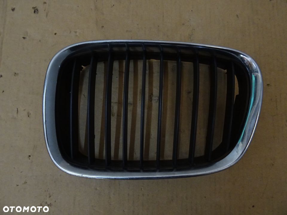 GRILL NERKA LEWY PRZÓD BMW E39 SEDAN 95-00 NR86 - 1