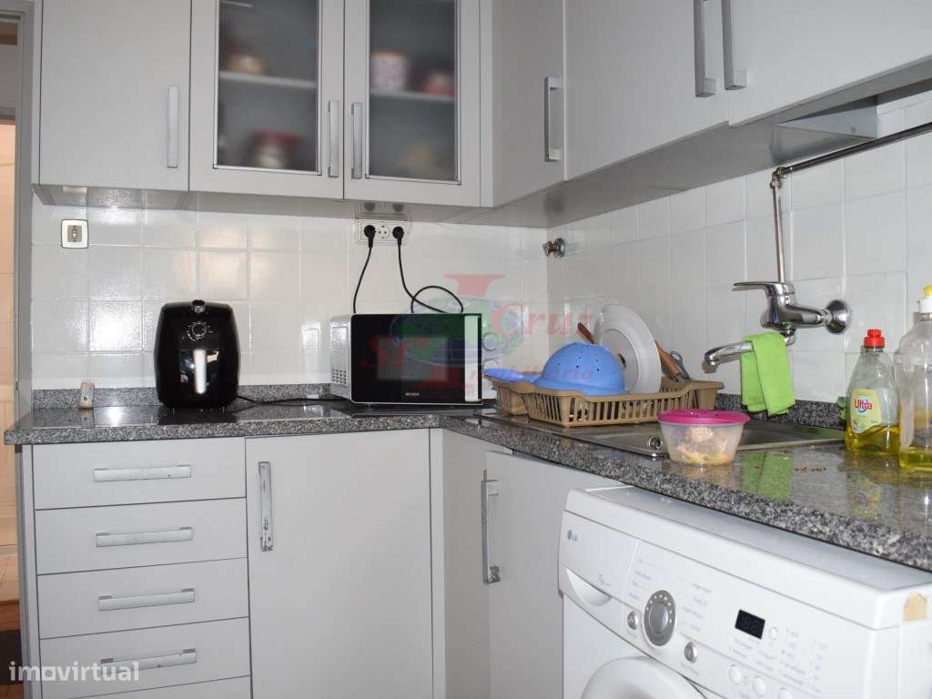 Apartamento T3 + Sótão Dividido - Pinhal de Marrocos-15