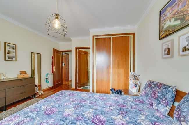 Apartamento T3, Mem Martins, com excelentes áreas,  de 2001-5