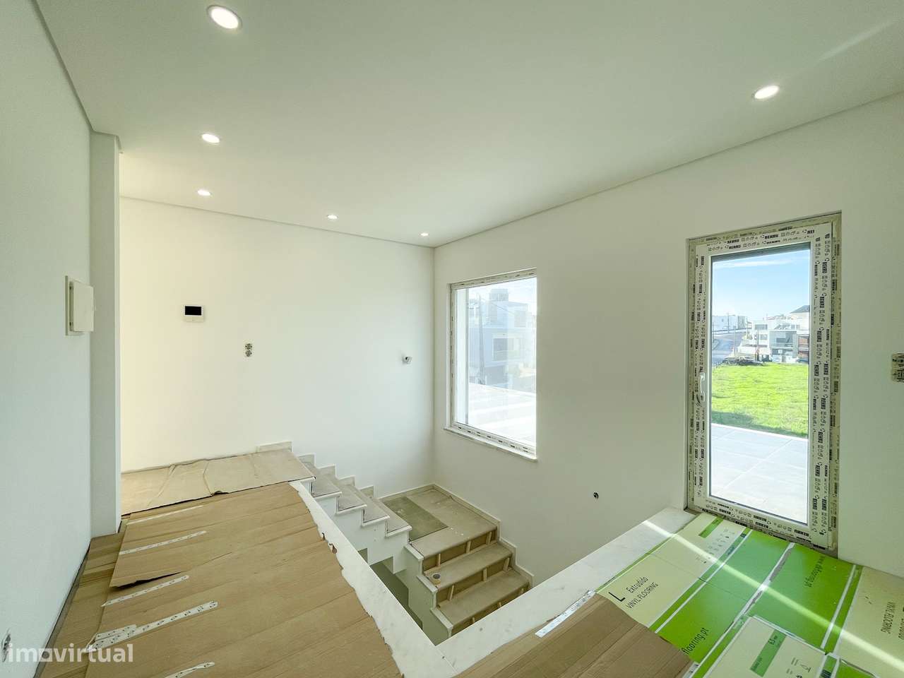 Moradia T4 com Piscina - Santa Iria de Azoia (Bairro da Salvação)-24