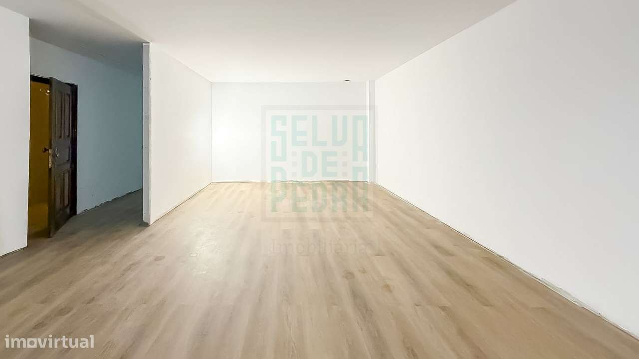 Apartamento T2+1 Centro de Paços de Ferreira-17