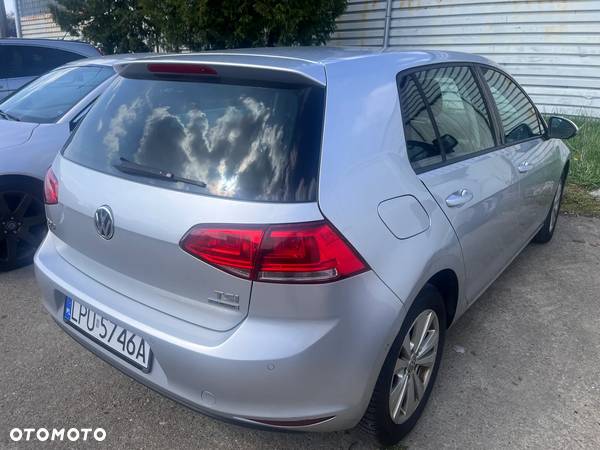 Volkswagen Golf 1.2 TSI BlueMotion Technology Cup - 23