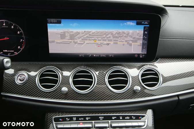 Mercedes-Benz Klasa E AMG 63 4Matic+ T 9G-TRONIC - 19