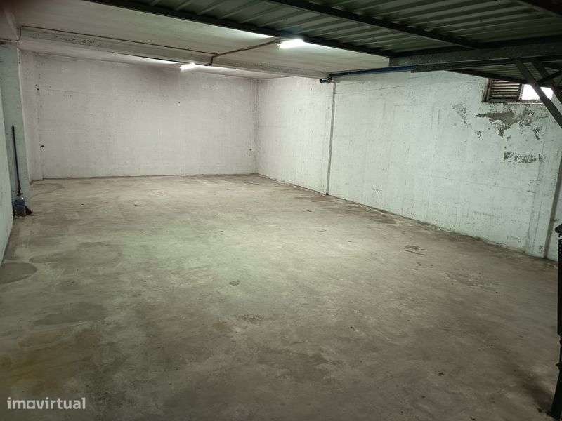 Vendo Garagem Fechada ao Lado da Est. Ferrov. Valongo - Grande imagem: 4/4