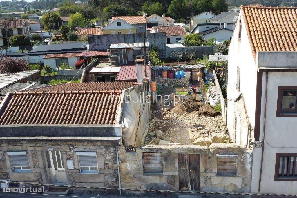 Moradia para restauro + terreno com projeto aprovado em Arcozelo-4
