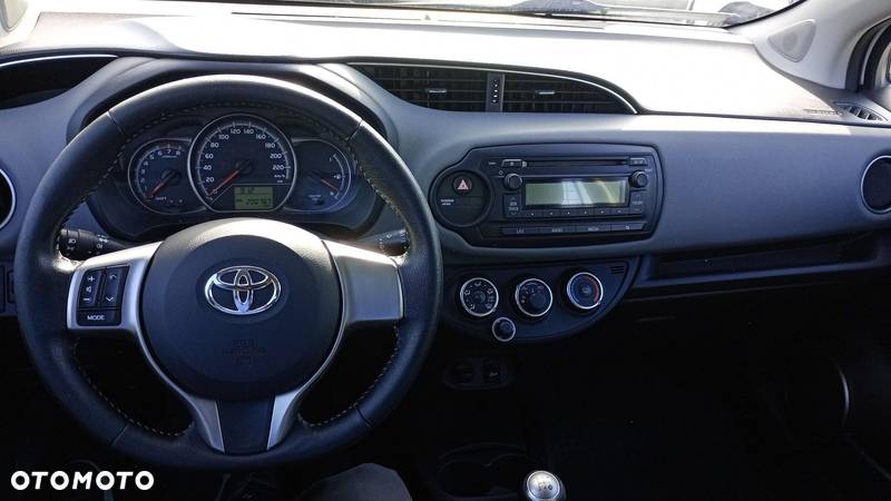 Toyota Yaris 1.0 Active EU6 - 13