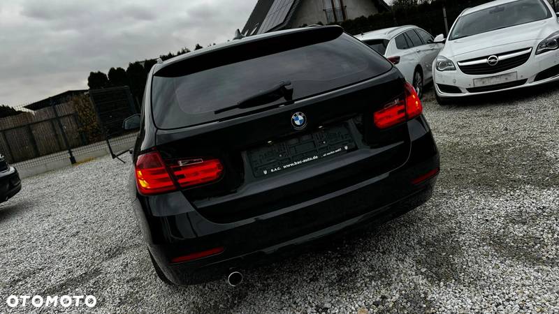 BMW Seria 3 318d DPF Touring - 6