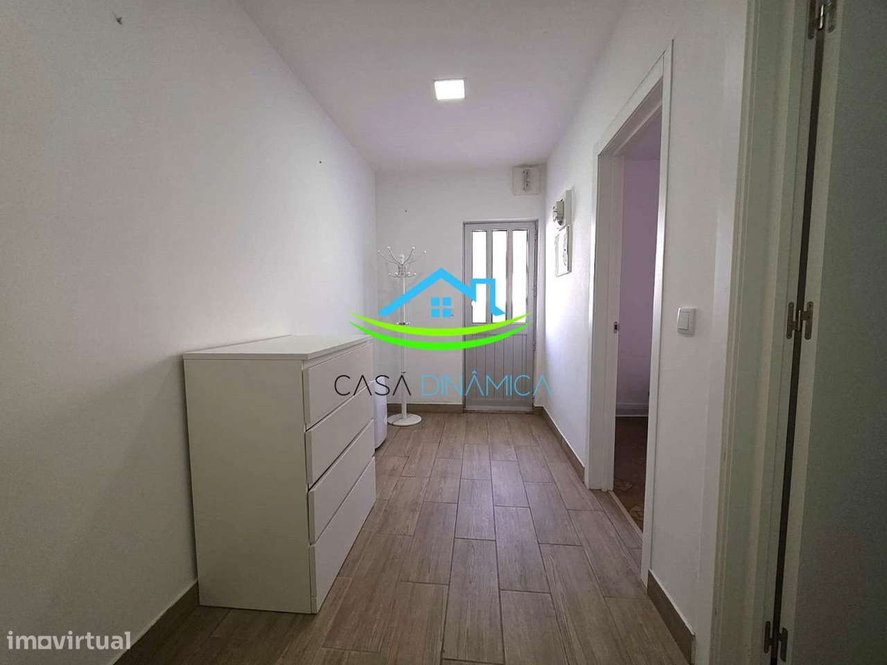 Moradia Remodelada a 100m da Praia – Mobilada na Gala, Figueira da F - Grande imagem: 3/55