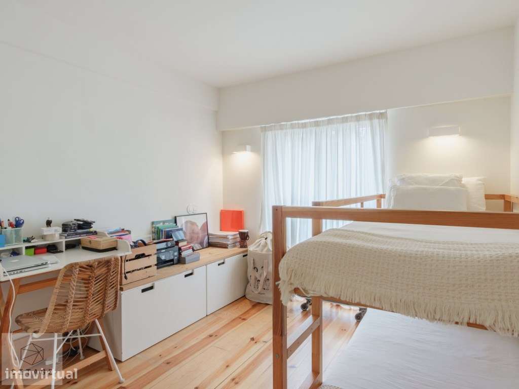 Apartamento T4 com garagem e terraço em Belem-33