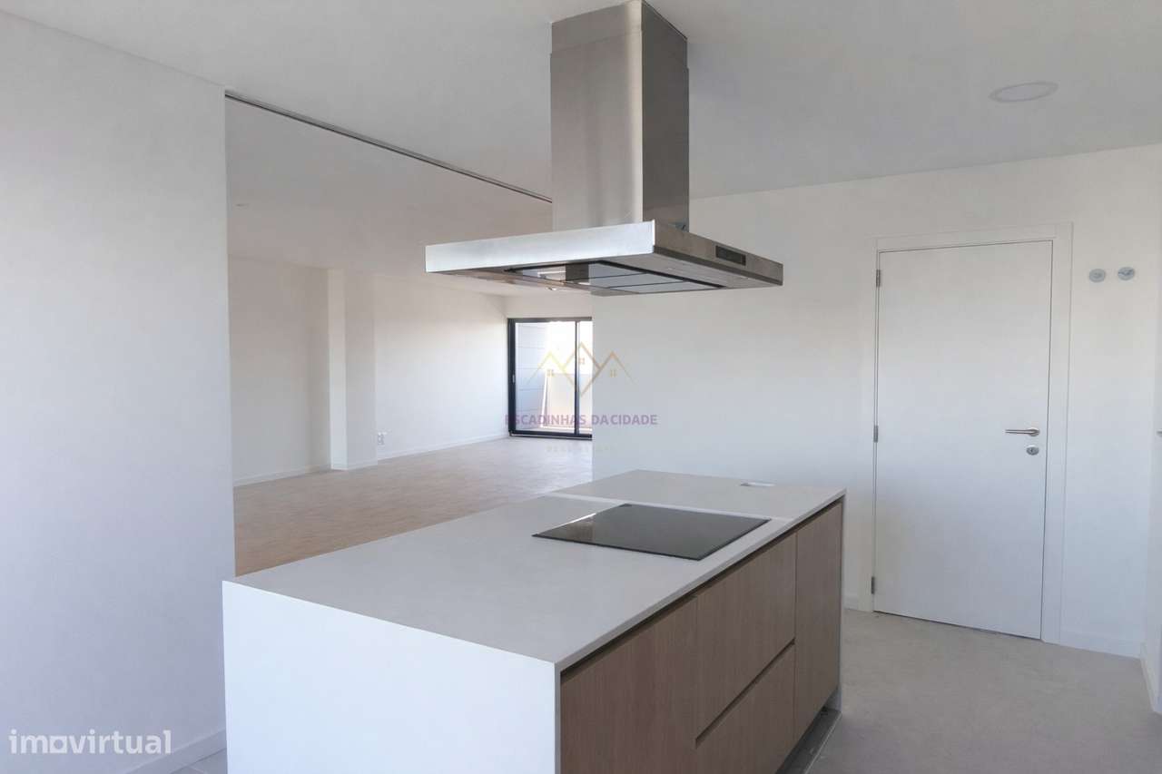 Penthouse T5 com varandas, 2 Garagens Box e Arrecadação, em Empreendim-10