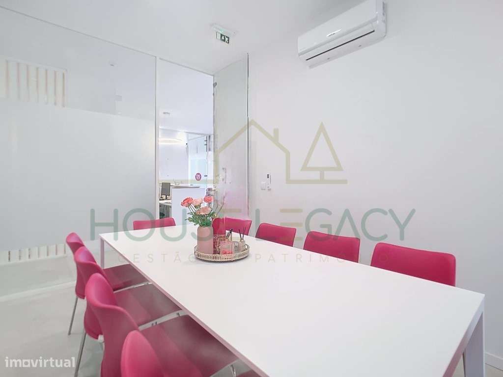 Loja versátil, luminosa e adaptável a várias atividades-9