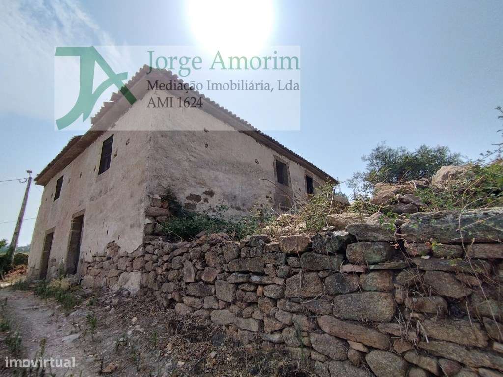 Casa de 2 pisos com terreno de 17400 m2 - Grande imagem: 5/8