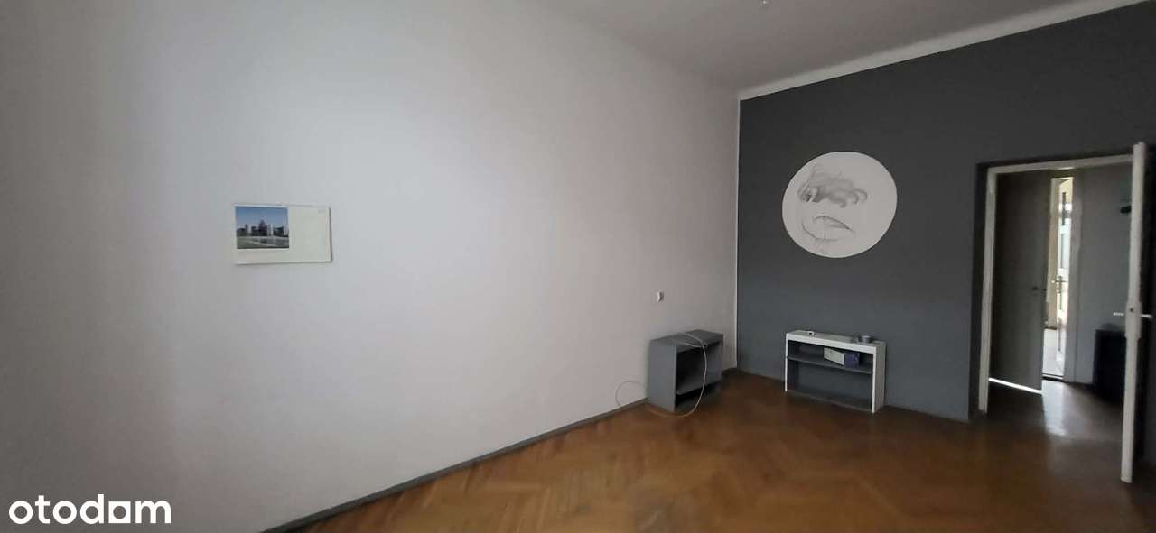 Zadbana narożna Kamienica-okolice Rynku Głównego-12