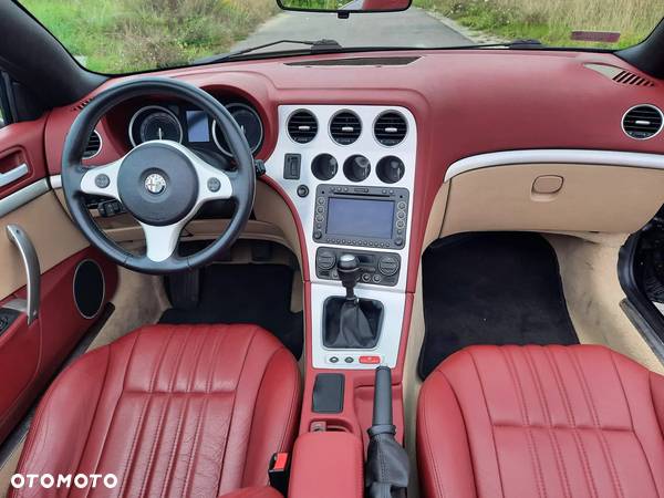 Alfa Romeo Spider 3.2JTS Q4 Exclusive - 14