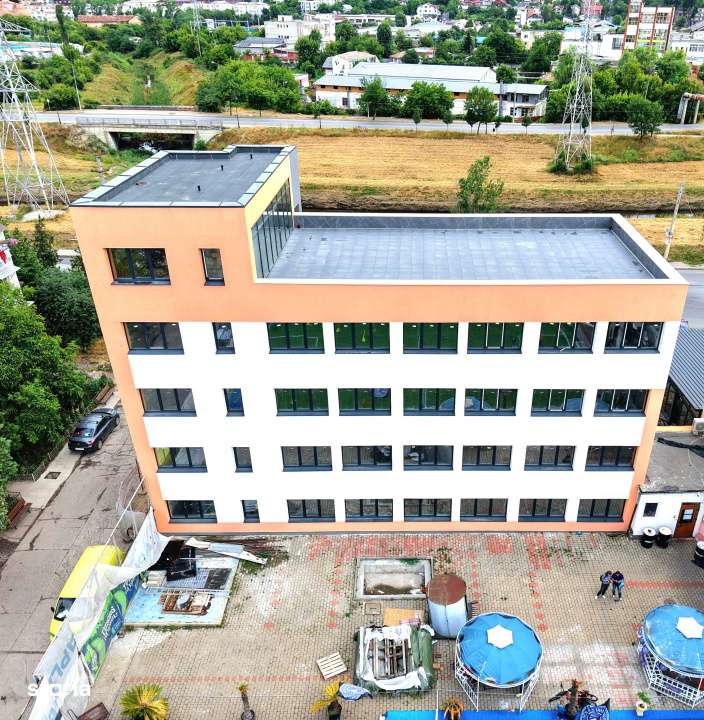 Inchiriere Cladire Medicala/Birouri/Spatii comerciale- 1000mp Tatarasi - Imagine principală: 5/17