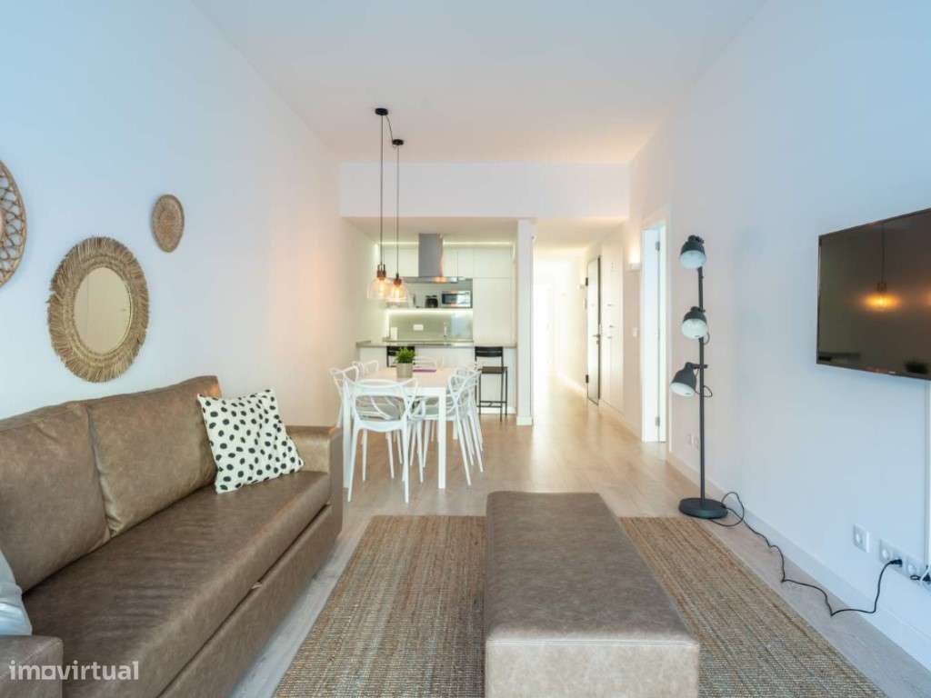 Apartamento T3 renovado, com terraço junto ao Campo Santana - Grande imagem: 4/30