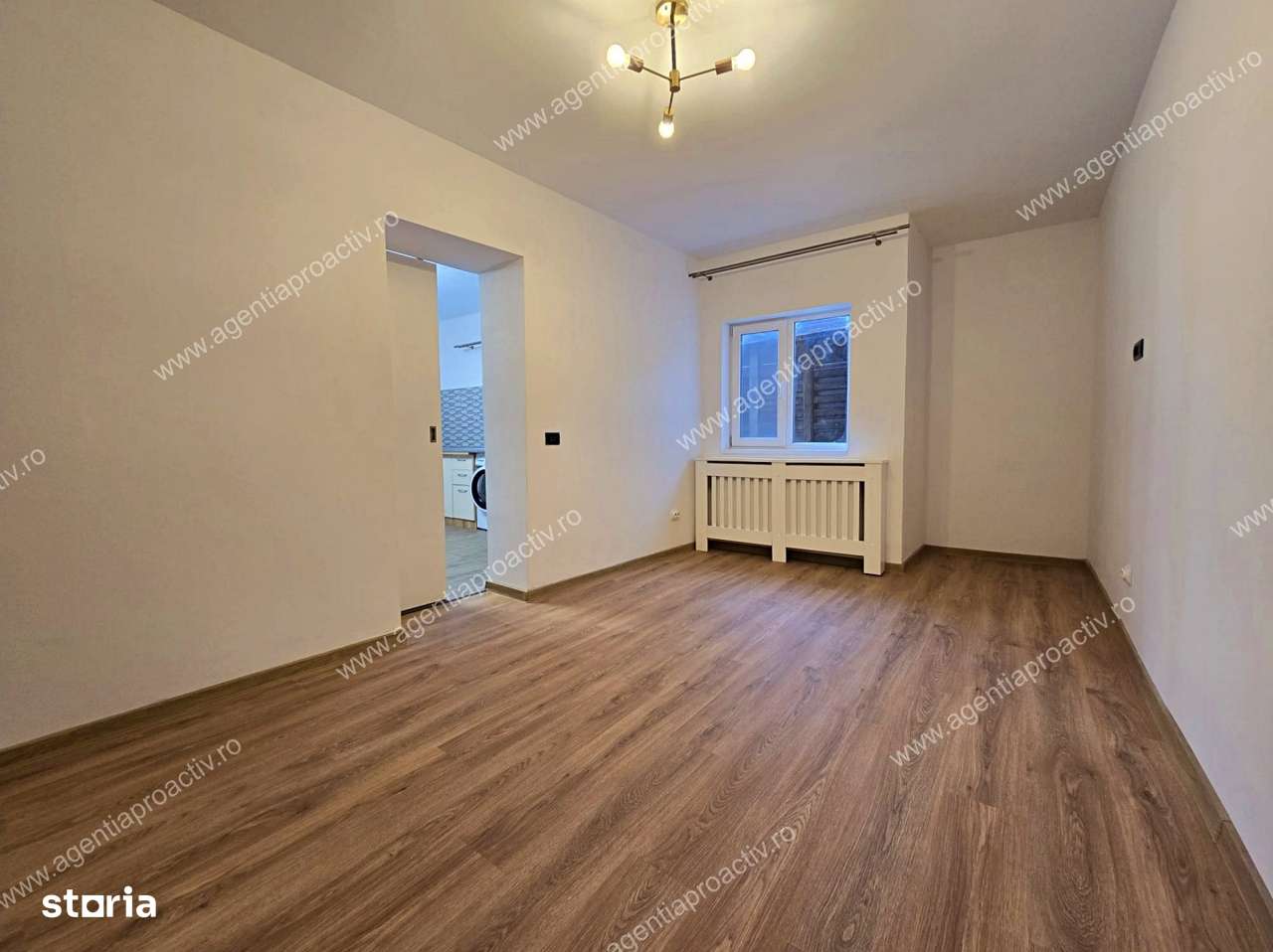 Casă individuală, renovată în 2025, zonă centrală, Str. Română.-8