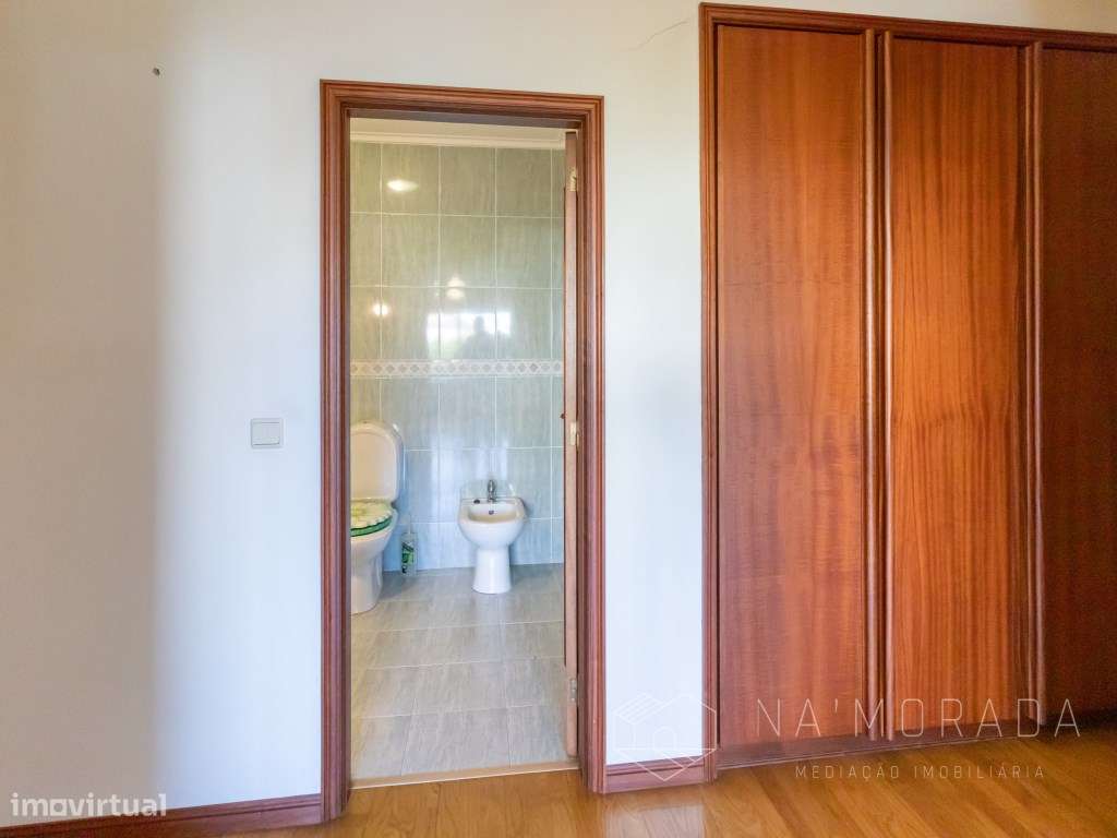 Apartamento T3 em Sanguedo em Edifício Modernizado e Ótimos Acessos-25