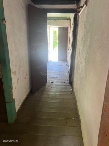 Moradia à Beira Rio – Oportunidade Única em Aldeia da Ana Viz-6