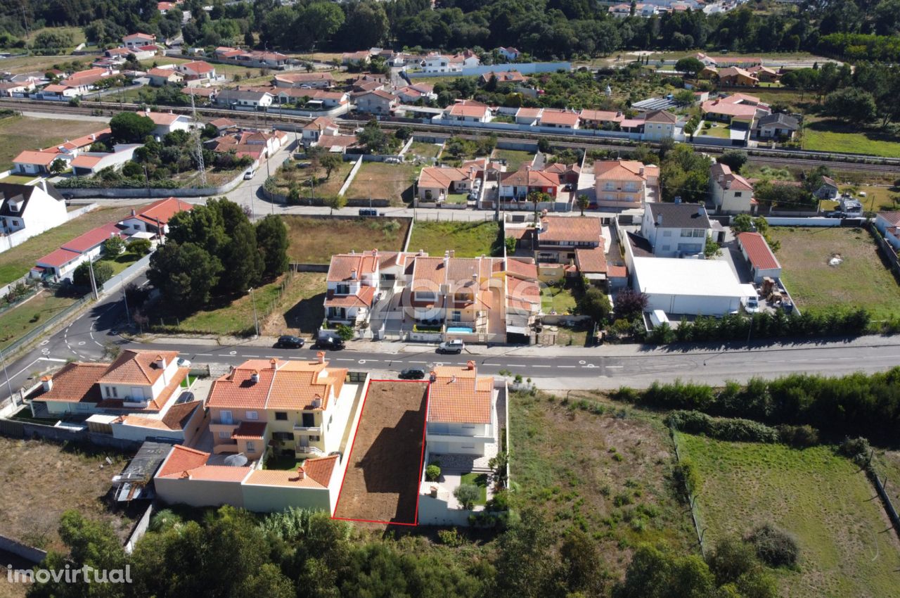 Lote de terreno com 291m2 para construção de moradia, em Cortegaça