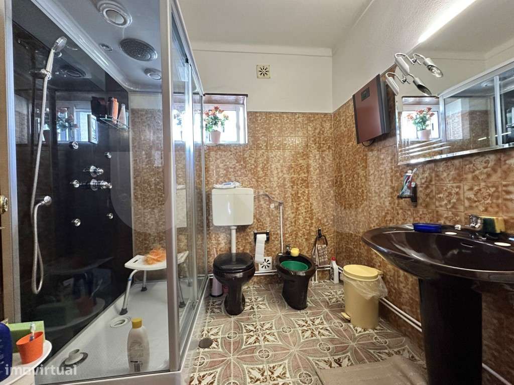 Moradia T3 com logradouro e anexo - Bairro do Espertim, Covilhã-26