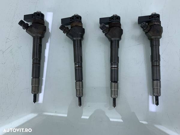 Injector VW PASSAT B7 2.0 CFFB 2010-2014  03L130277J / 0445110369 - 1