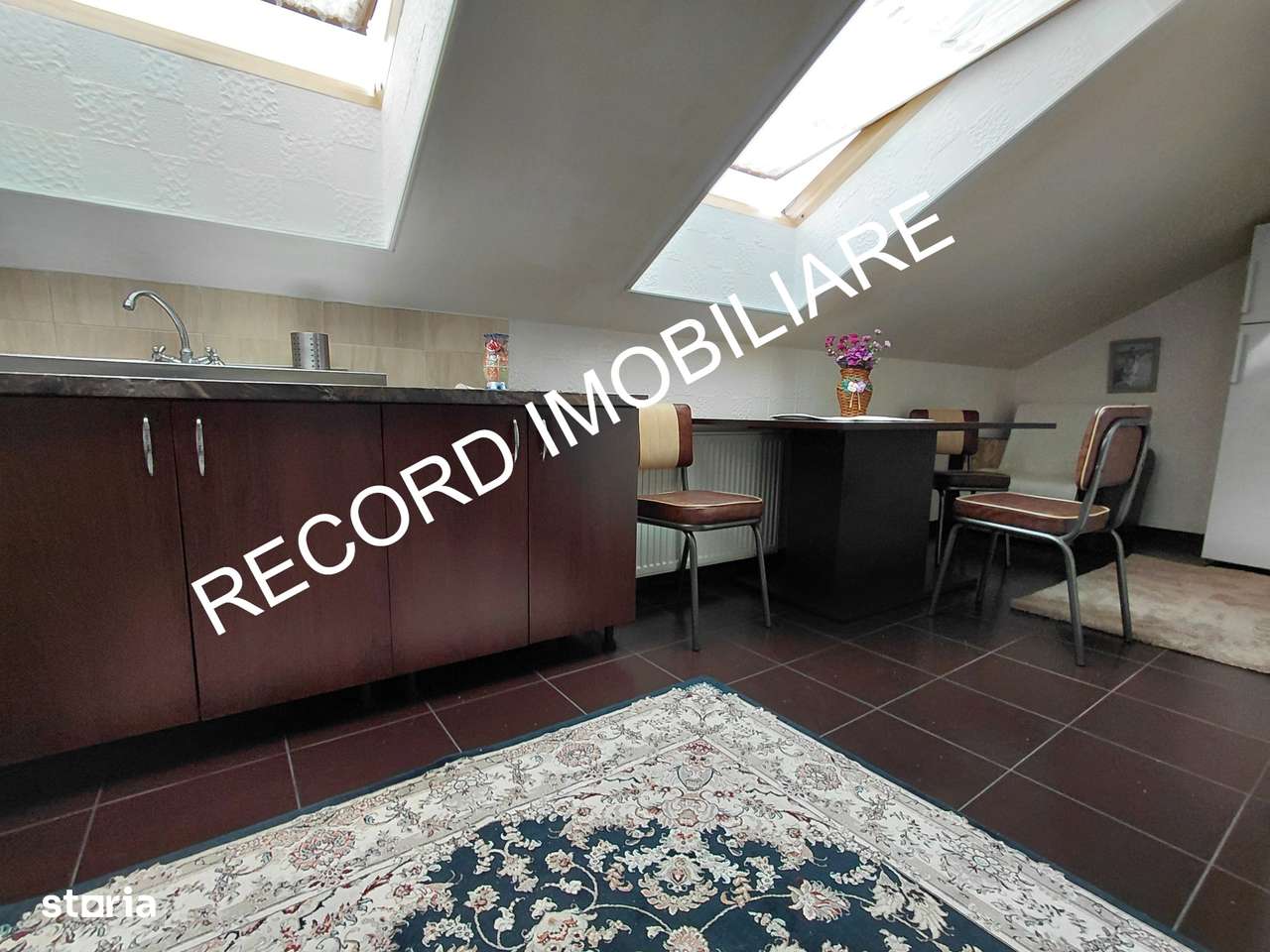 Apartament 2 cam decomandate Str.Florilor Floresti - Imagine principală: 3/10