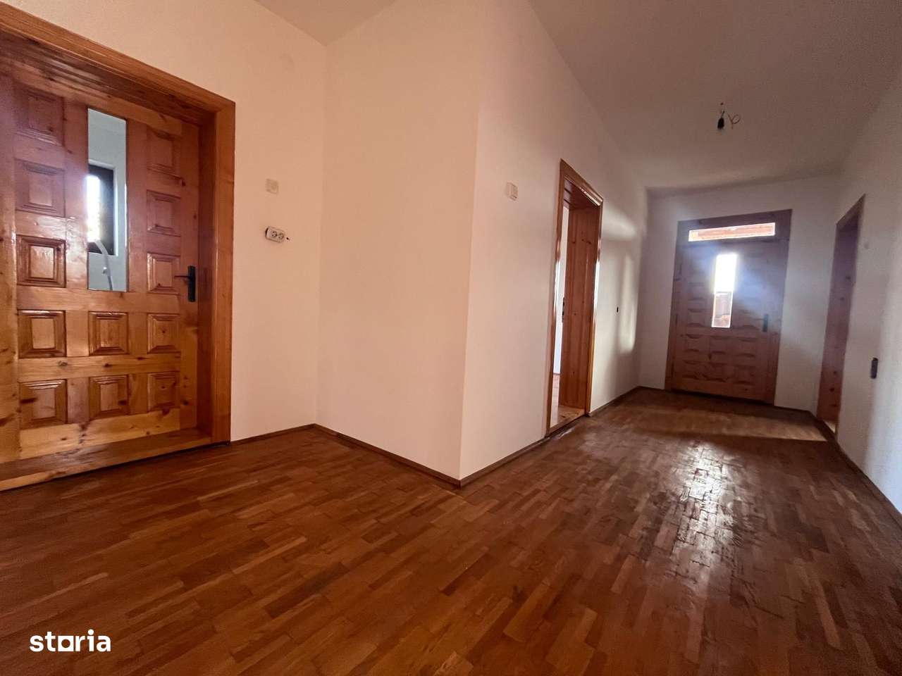 Vanzare casă spațioasă cu teren generos în Cândești Vale–jud Dambovita-11