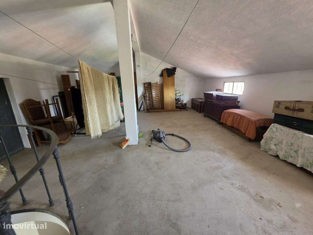 Moradia T5 com Garagem e Jardim | Centro de Elvas-29