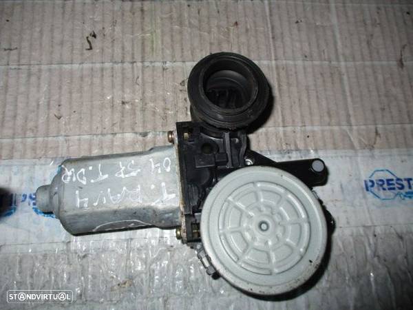 Motor Elevador Vidro 85720 32150 TOYOTA RAV 4 1998 TD TOYOTA RAV 4 2003 2.0 D4D 115CV 5P AZUL T DRT TOYOTA RAV 4 D4D 2004 2.0D4D 115CV 5P PRETO T DRT - 2