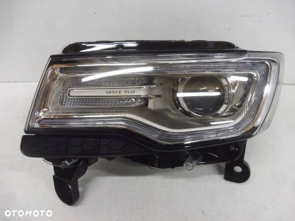 JEEP GRAND CHEROKKE WK2 LAMPA LEWA XENON - 2