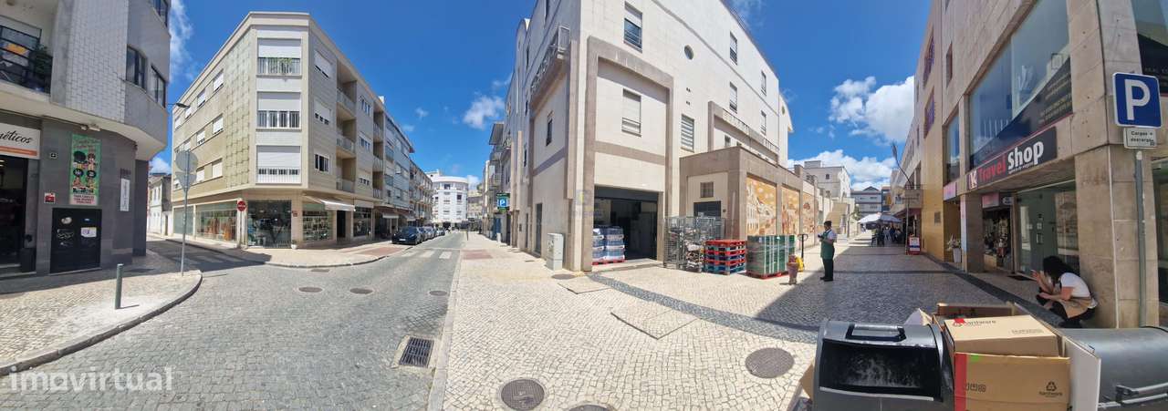 Apartamento T1 Novo no Centro de Caldas da Rainha com 2 lugares de est-28