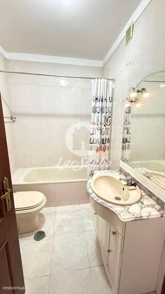 Apartamento T2 em Venda Nova  Rio Tinto com garagem box de 35m2-12