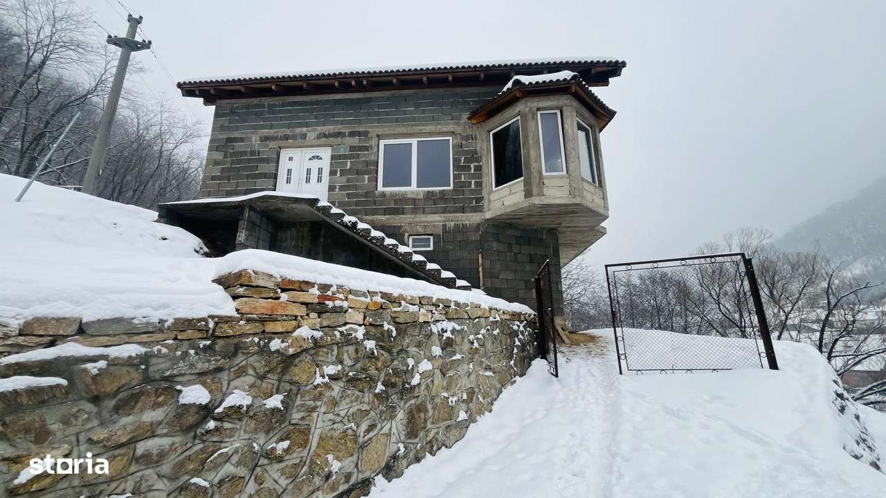Casa/Cabana De Vanzare Pe Transalpina, Loc. Capalna-2